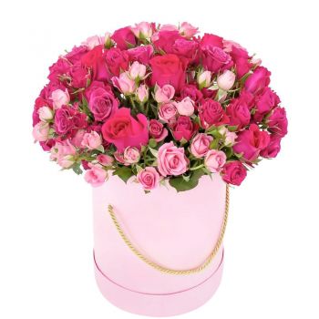 Цветы в коробке "Лариса". annetflowers.com.ua. Купить букет роз в шляпной коробке в Киеве